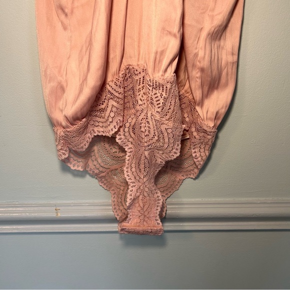 Intimately Free People Purple Satin Floral Laced Cami Bodysuit Size Medium - Picture 3 of 11